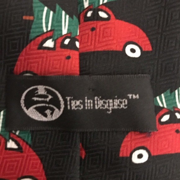 Holiday tie 🚗🌲 - Picture 3 of 3